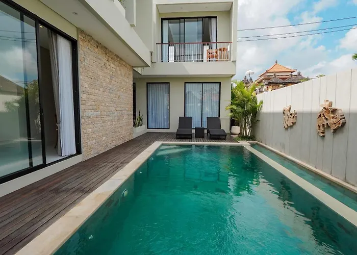Glucks Private Pool *